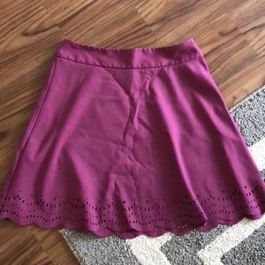 Loft size 2 Fuchsia skirt with scalloped detail